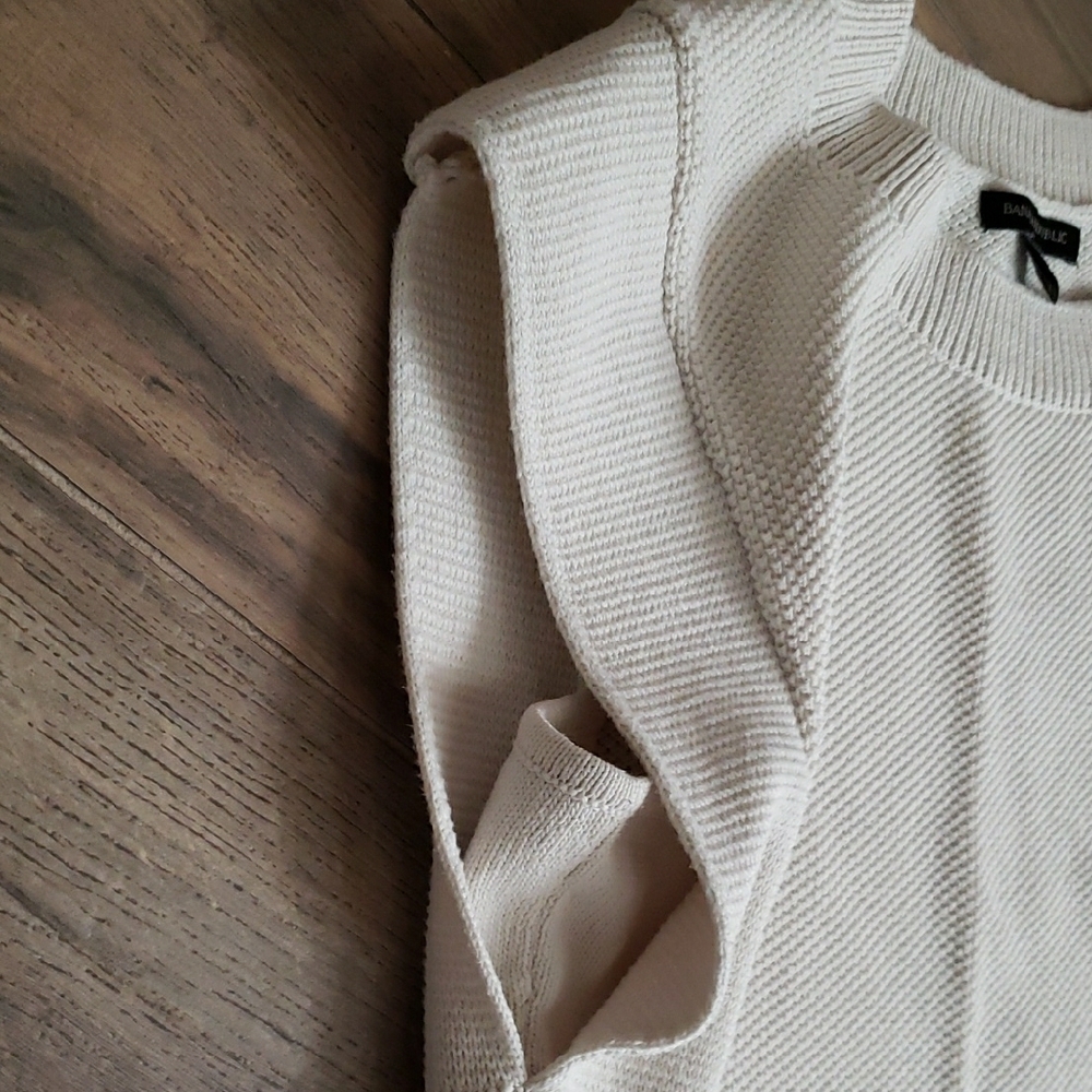 Chic Sleeveless Knit Top in Cream - Picture 5 of 6